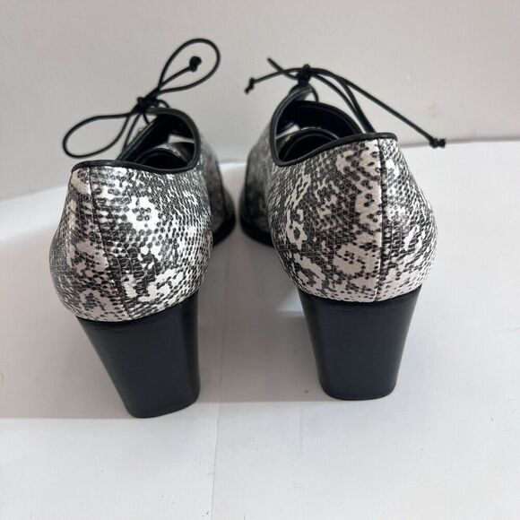 STUART WEITZMAN Animal Print Pointed Toe Chunky Heel Oxford 9.5M Shoes Lace Up - Picture 15 of 16